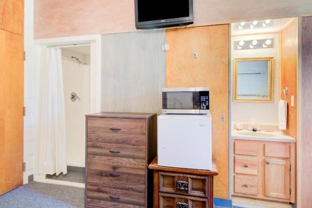 Oyo Hotel Drumright I-44 Ok ภายนอก รูปภาพ