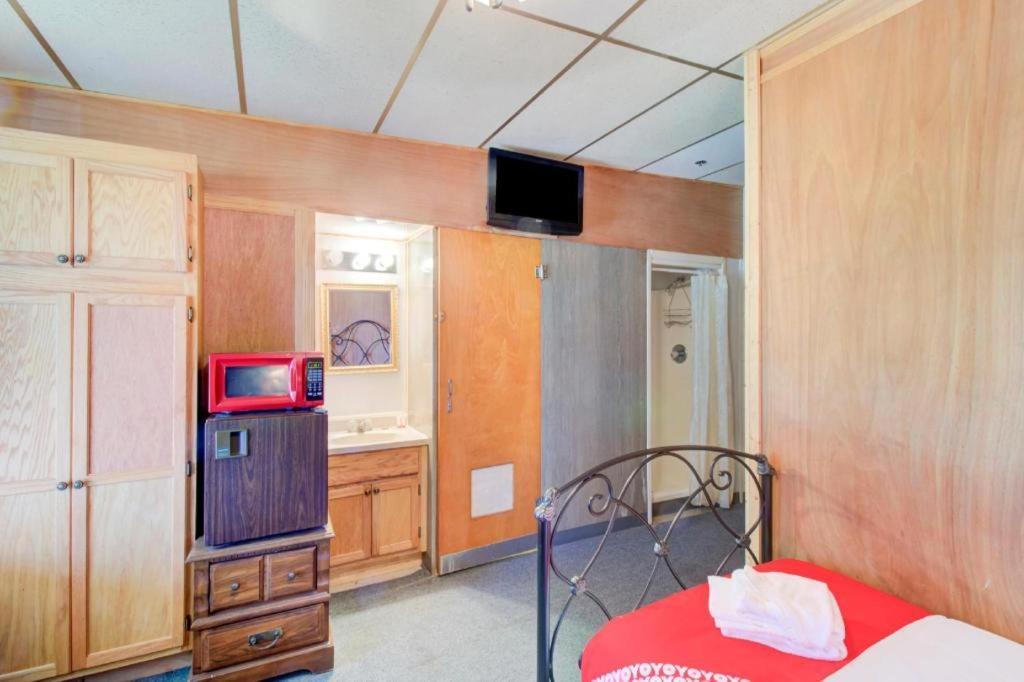 Oyo Hotel Drumright I-44 Ok ภายนอก รูปภาพ