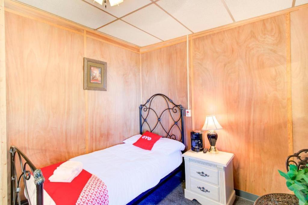 Oyo Hotel Drumright I-44 Ok ภายนอก รูปภาพ